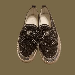 Mutual diamond black bow tie loafers sz 8